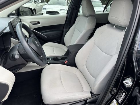 Used 2022 Toyota Corolla Cross L FWD image 21