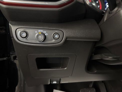 Used 2021 Chevrolet TrailBlazer RS w/ Sun and Liftgate Package image 19