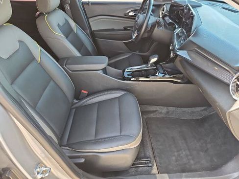 Certified 2025 Chevrolet Trax ACTIV w/ Sunroof Package FWD image 25