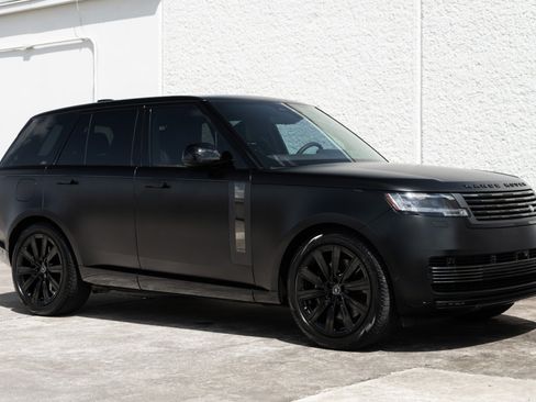 Used 2025 Land Rover Range Rover SV image 7