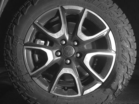 Used 2025 Jeep Compass Trailhawk image 12