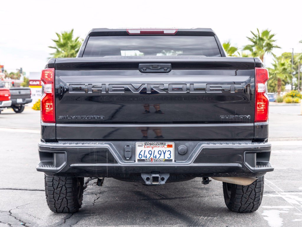 Used 2024 Chevrolet Silverado 1500 Custom w/ Turbomax Blackout Package AWD/4WD image 5