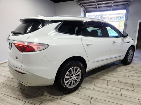 Used 2024 Buick Enclave Premium AWD/4WD image 5