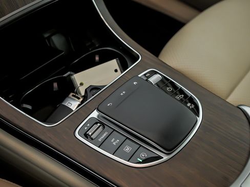 Used 2022 Mercedes-Benz GLC 300 4MATIC image 34