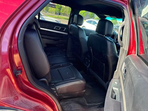 Used 2016 Ford Explorer XLT w/ Equipment Group 202A AWD/4WD image 7