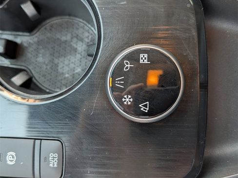 Used 2023 Nissan Rogue SV image 19