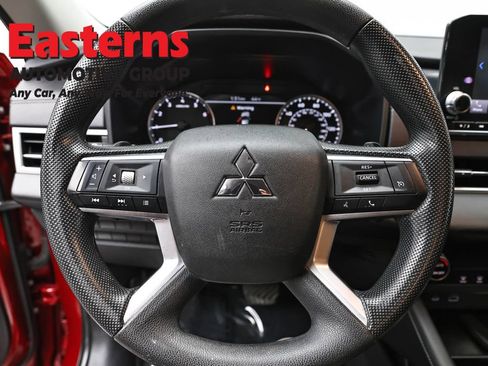 Used 2024 Mitsubishi Outlander ES AWD/4WD image 10