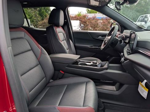 New 2026 Chevrolet Equinox RS w/ LPO, Floor Liner Package FWD image 30