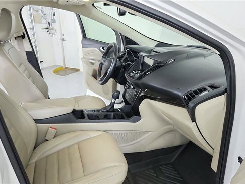 Used 2018 Ford Escape Titanium w/ Ford Safe & Smart Package AWD/4WD image 21