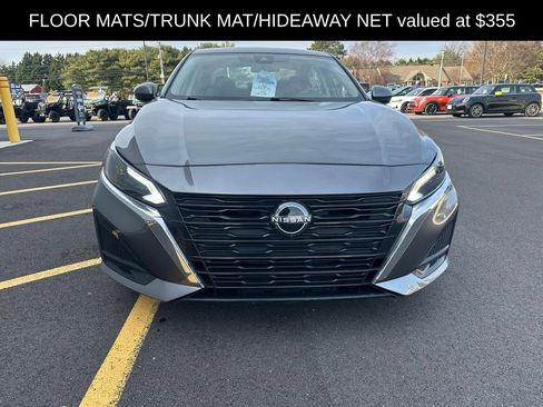 Used 2023 Nissan Altima 2.5 SV image 2