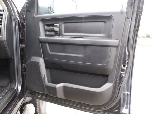 Used 2016 RAM 2500 Tradesman w/ Chrome Appearance Group image 24