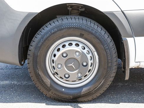 Used 2024 Mercedes-Benz Sprinter 4500 image 10