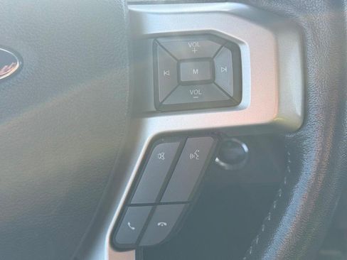 Used 2018 Ford F150 Lariat image 18