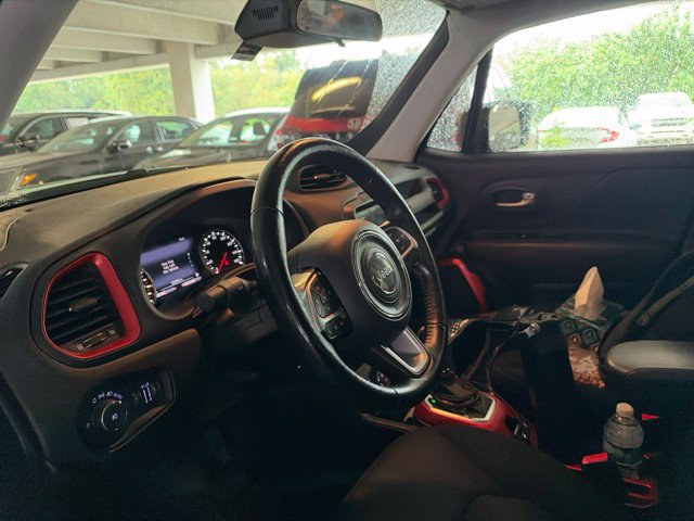 Used 2020 Jeep Renegade Trailhawk w/ UConnect 8.4 Nav Group AWD/4WD image 9
