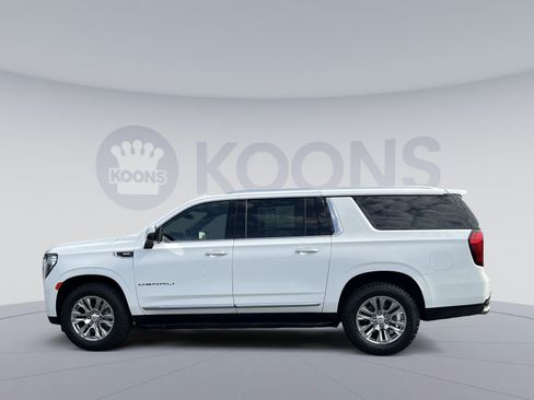 Used 2022 GMC Yukon XL Denali AWD/4WD image 5
