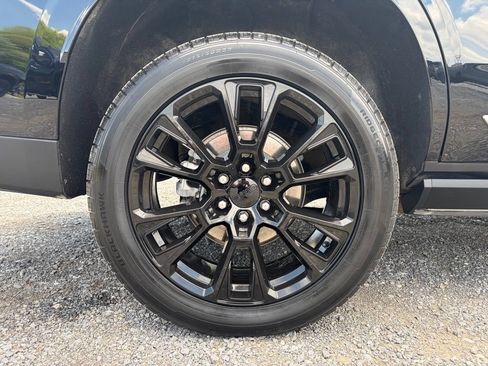 Used 2025 GMC Yukon Denali w/ Sun & Power Step Package AWD/4WD image 21