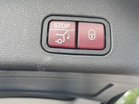 Used 2017 Mercedes-Benz GLS 450 4MATIC image 24