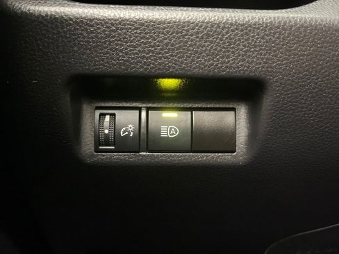 Certified 2025 Toyota RAV4 LE image 28