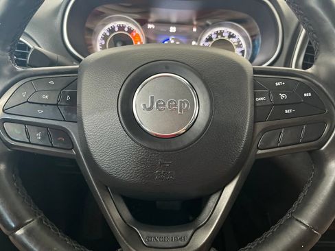 Used 2019 Jeep Cherokee Trailhawk AWD/4WD image 62
