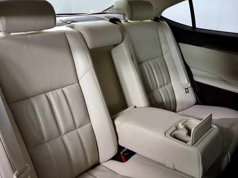 Used 2018 Lexus ES 300h w/ Luxury Package image 63