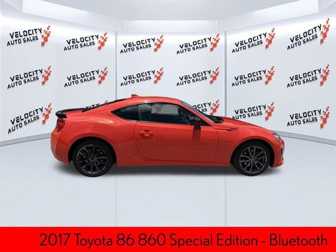 Used 2017 Toyota 86 860 Special Edition RWD image 2