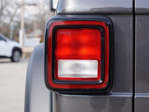 Used 2024 Jeep Wrangler Sport image 19