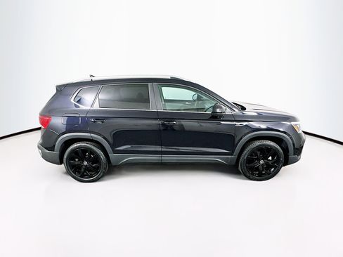 Used 2023 Volkswagen Taos SE w/ Black Wheel Package FWD image 10