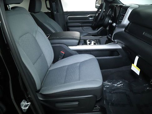 Used 2025 RAM 1500 Big Horn AWD/4WD image 35