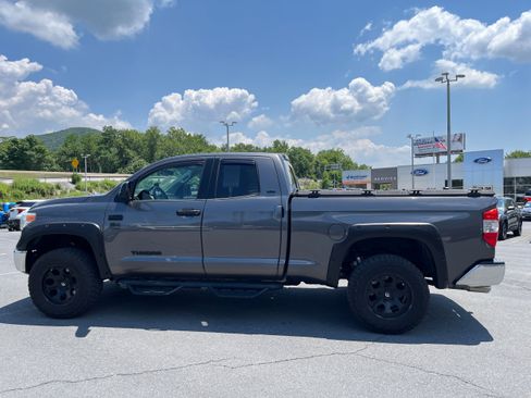Used 2015 Toyota Tundra SR5 w/ Floor Mat Package AWD/4WD image 7