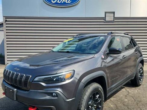 Used 2022 Jeep Cherokee Trailhawk w/ Trailer Tow Group AWD/4WD image 1