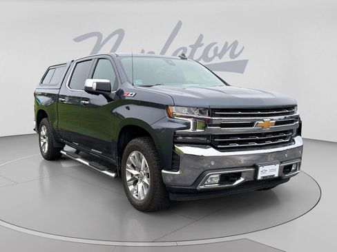 Used 2021 Chevrolet Silverado 1500 LTZ w/ LTZ Premium Package AWD/4WD image 3