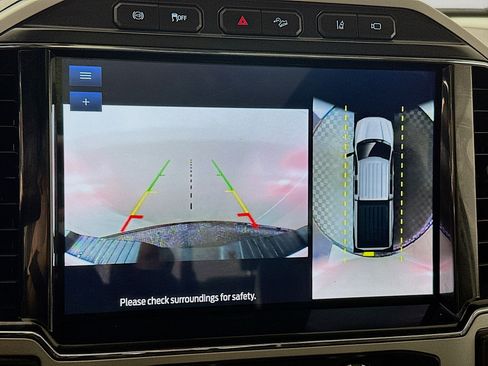 Used 2022 Ford F250 Lariat w/ Black Appearance Package image 14