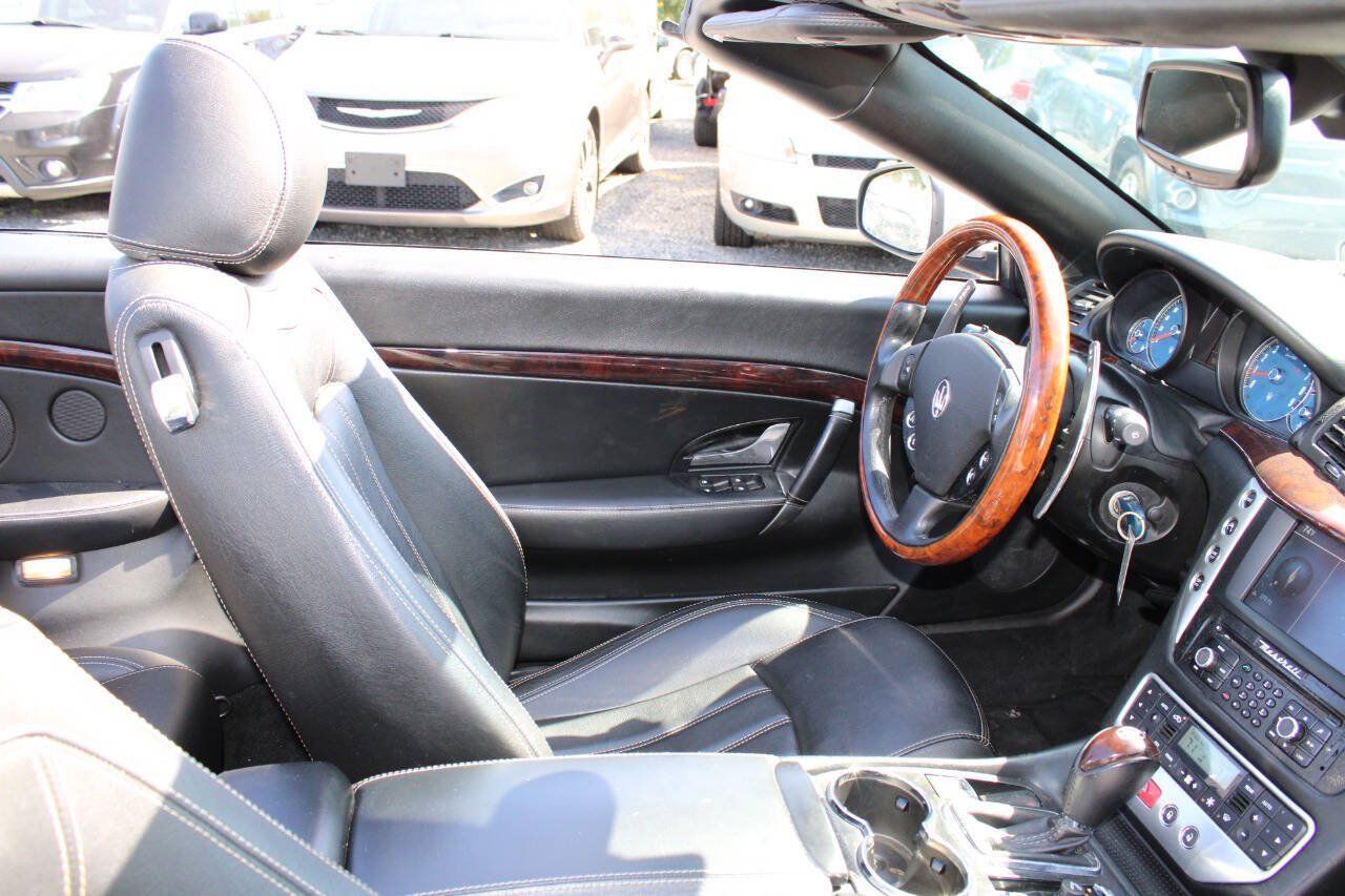 Used 2010 Maserati GranTurismo Convertible RWD image 19