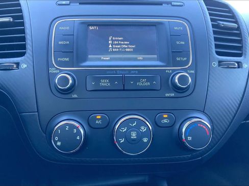 Used 2016 Kia Forte EX image 29
