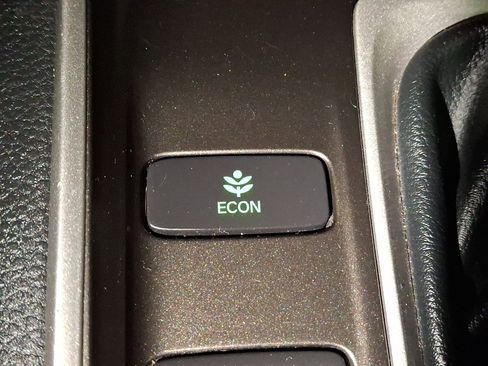 Used 2019 Honda Accord Sport image 25