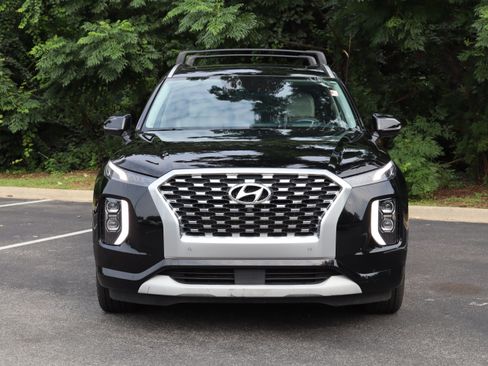 Used 2022 Hyundai Palisade Limited FWD image 3
