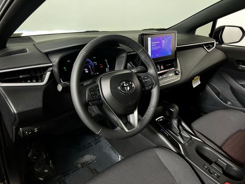 Used 2026 Toyota Corolla SE FWD image 12