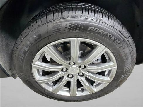 Used 2023 Cadillac XT4 Premium Luxury FWD image 20