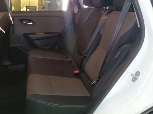 Used 2023 Nissan Rogue SV FWD image 6