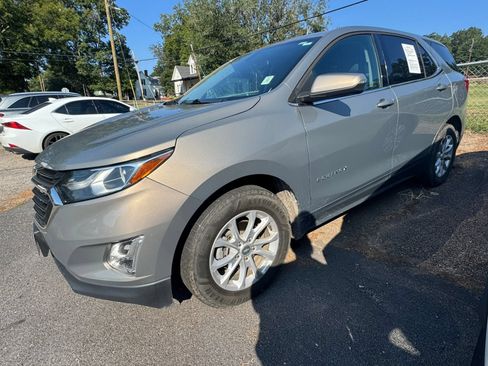 Used 2019 Chevrolet Equinox LT FWD image 4