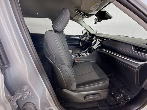 Used 2022 Jeep Grand Cherokee L Laredo w/ Luxury Tech Group I AWD/4WD image 30
