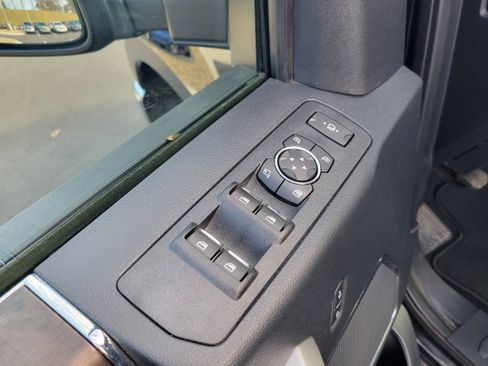 Used 2022 Ford F350 Lariat image 27