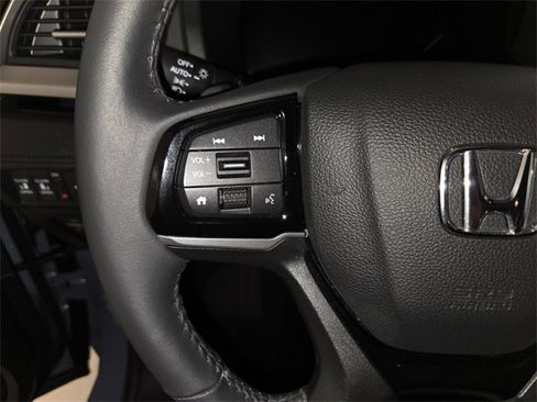 Used 2025 Honda Odyssey Touring image 23