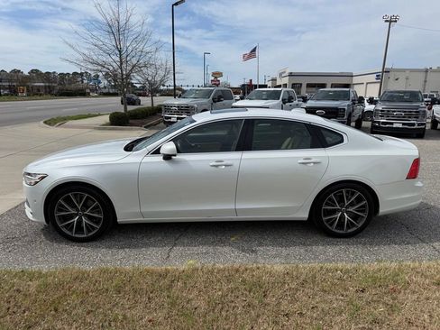 Used 2017 Volvo S90 T6 Momentum w/ Vision Package image 9