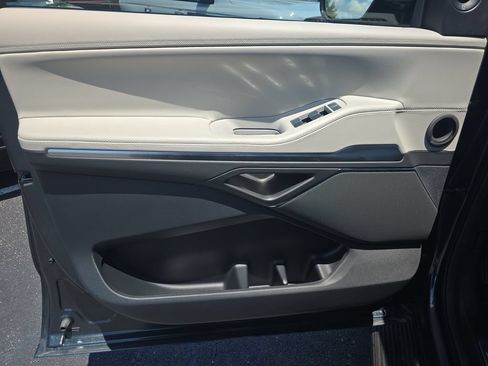 New 2026 Lincoln Navigator Premiere AWD/4WD image 16