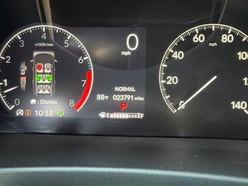 Used 2025 Honda Pilot Sport image 10