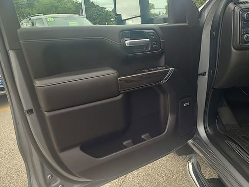 Used 2020 Chevrolet Silverado 1500 LTZ w/ LTZ Premium Package image 9