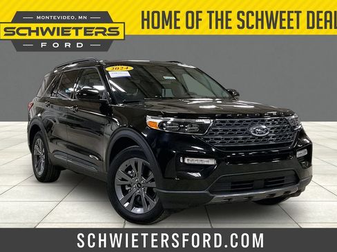 Certified 2024 Ford Explorer XLT w/ Equipment Group 202A AWD/4WD image 1
