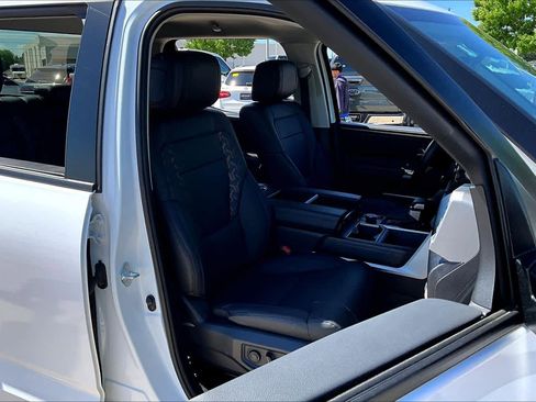 Used 2024 Toyota Tundra SR5 image 9