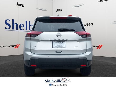 Used 2025 Nissan Rogue S image 3